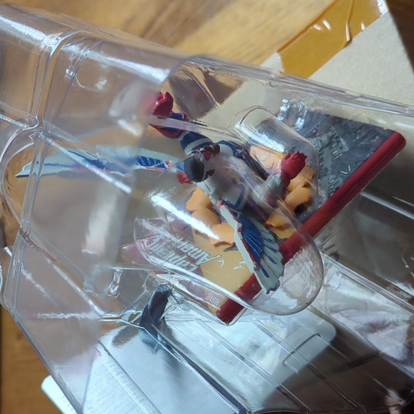 NWT Captain America Sam Wilson Sketchbook Ornament Marvel Comics Disney - Picture 1 of 11